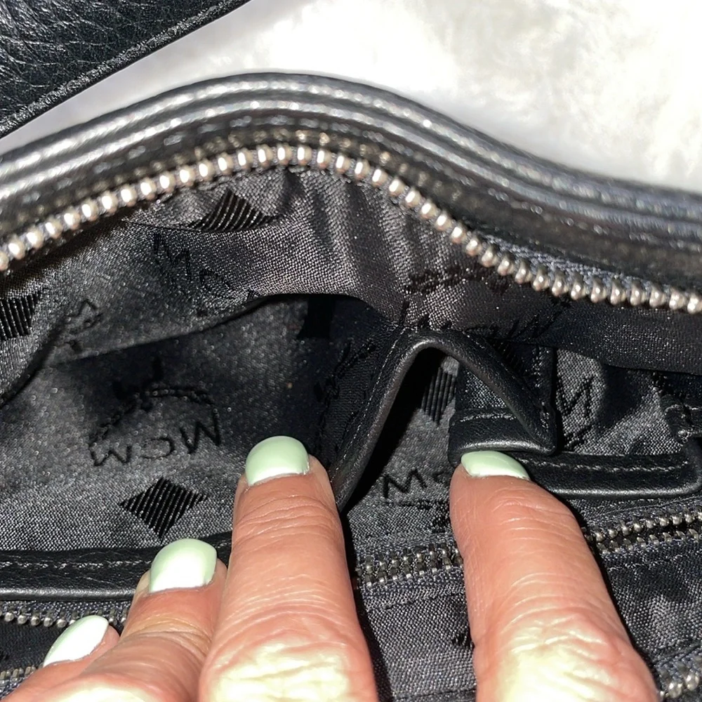 Mcm leather bag in great condition no call outs.